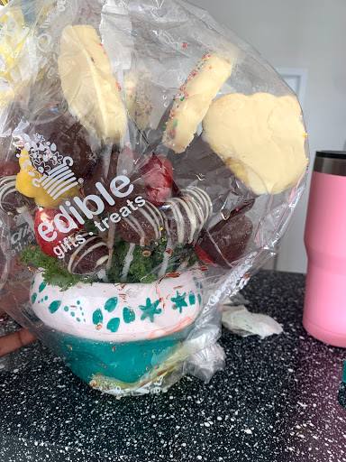 Gift Shop «Edible Arrangements», reviews and photos, 2101 N Decatur Rd, Decatur, GA 30033, USA