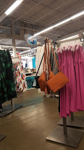 Clothing Store «Old Navy», reviews and photos, 2317 Vestal Pkwy E, Vestal, NY 13850, USA