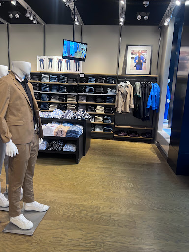 Clothing Store «Express», reviews and photos, 303 Memorial City Mall, Houston, TX 77024, USA