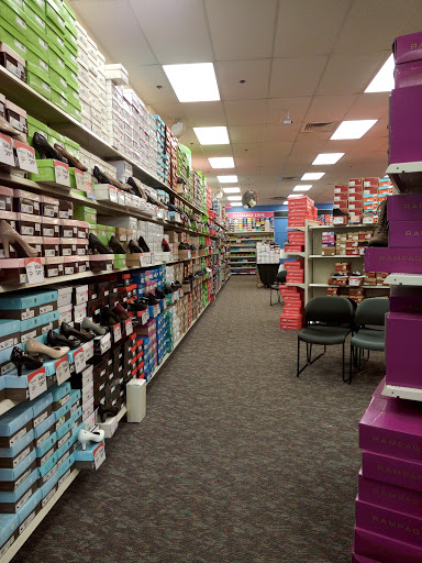 Shoe Store «Shoe Carnival», reviews and photos, 3035 N Rock Rd, Wichita, KS 67226, USA