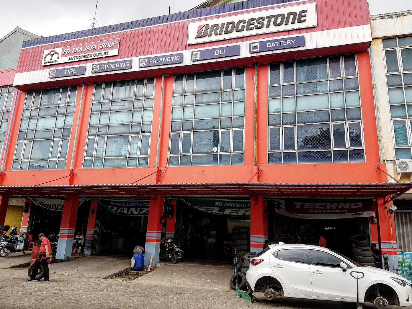 Eka Jaya Group Bekasi Timur - Tomo Bridgestone Photo