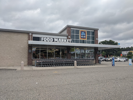 Supermarket «ALDI», reviews and photos, 505 Memorial Dr, Chicopee, MA 01020, USA