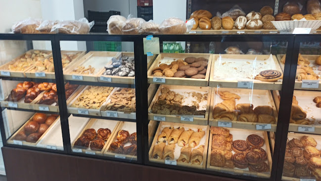 Comentarii opinii despre Pékség és kézműves hamburger