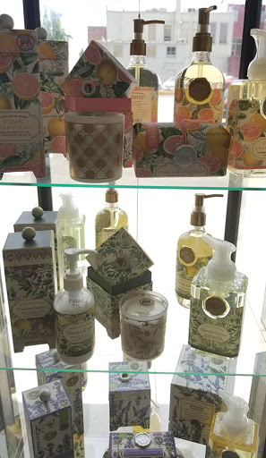 Massage Therapist «Lalumiere Massage Boutique», reviews and photos, 237 State St, Salem, OR 97301, USA