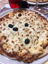 Pizza du Restaurant Aux Montécalvétiens à Château-Renault - n°9