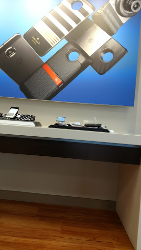 Cell Phone Store «Verizon», reviews and photos, 10651 E US Hwy 36 a, Avon, IN 46123, USA