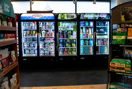 Pet Supply Store «Ruff Haus Pets», reviews and photos, 4652 N Rockwell St, Chicago, IL 60625, USA