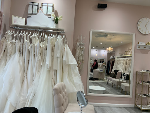 Bridal Shop «Here Comes The Dress», reviews and photos, 850 E 1050 N #101, Chesterton, IN 46304, USA