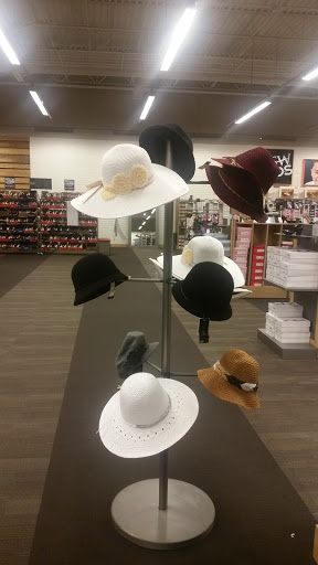 Shoe Store «DSW Designer Shoe Warehouse», reviews and photos, 1065 Woodland Rd, Reading, PA 19610, USA