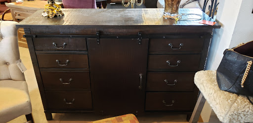 Consignment Shop «Home Consignment Center - Marin/Corte Madera», reviews and photos, 801 Tamalpais Dr, Corte Madera, CA 94925, USA