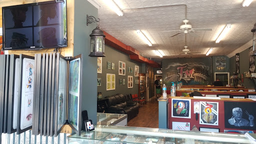 Tattoo Shop «Liquid Metal Tattoo & Body Piercing», reviews and photos, 817 Main St, West Point, VA 23181, USA