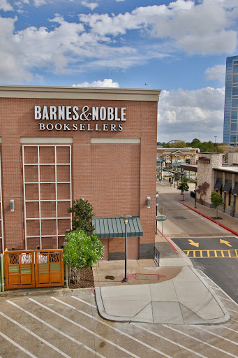 Barnes & Noble, 1201 Lake Woodlands Dr, The Woodlands, TX 77380, USA, 