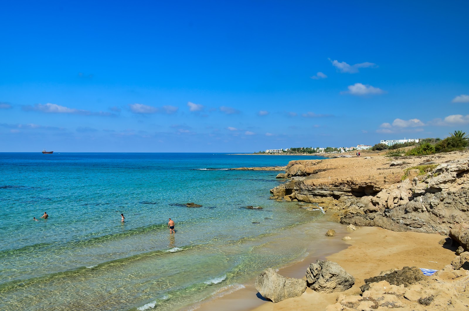 Fotografie cu Vrexi Beach cu o suprafață de nisip gri și pietricele