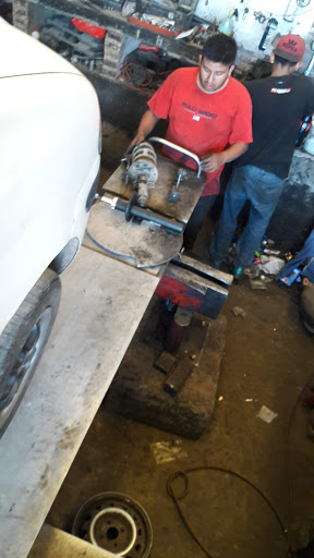 Taller de reparación de autos Victoria de Durango