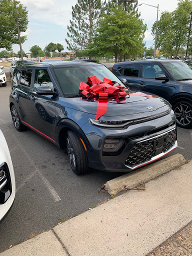 Kia Dealer «Ourisman Kia», reviews and photos, 4105 Auto Park Cir, Chantilly, VA 20151, USA