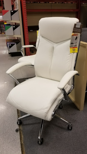 Office Supply Store «Staples», reviews and photos, 803 Goucher Blvd, Towson, MD 21286, USA