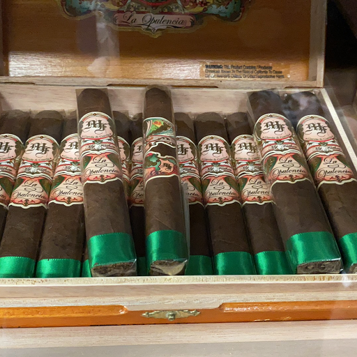 Tobacco Shop «Puff&Pass Smoke Shop», reviews and photos, 14151 Ramona Blvd #2B, Baldwin Park, CA 91706, USA