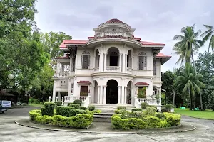 Molo Mansion image