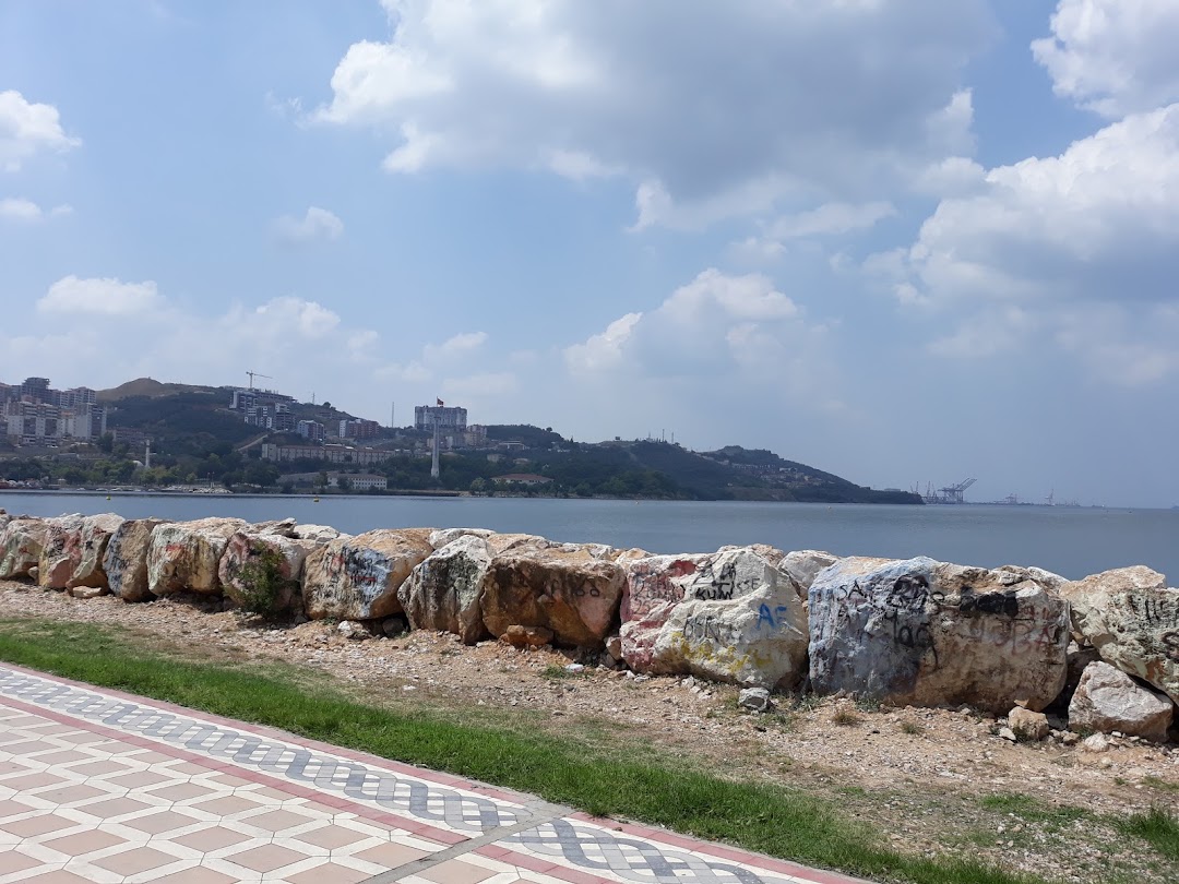 Karsak Camii Ve Cay Ocagi