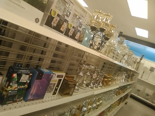 Clothing Store «Ross Dress for Less», reviews and photos, 2519 Tuscany St, Corona, CA 92881, USA