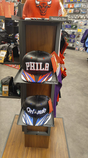 Shopping Mall «Carolina Premium Outlets», reviews and photos, 1025 Outlet Center Dr, Smithfield, NC 27577, USA