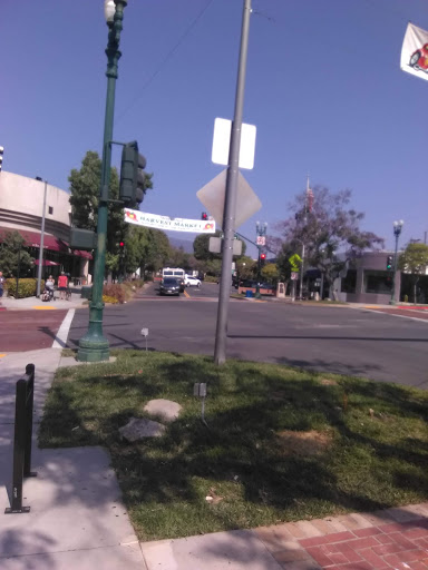 The Coffee Bean & Tea Leaf image