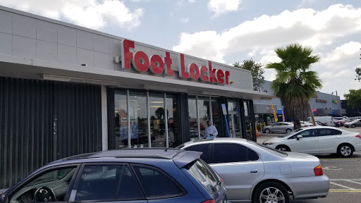 Shoe Store «Foot Locker», reviews and photos, 930 W Sunrise Blvd, Fort Lauderdale, FL 33311, USA