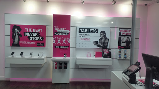 Cell Phone Store «T-Mobile», reviews and photos, 6800 Schaefer Rd, Dearborn, MI 48126, USA