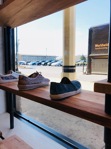 Shoe Store «Benjamin Lovell Shoes», reviews and photos, 525 Glen Eagle Square, Glen Mills, PA 19342, USA