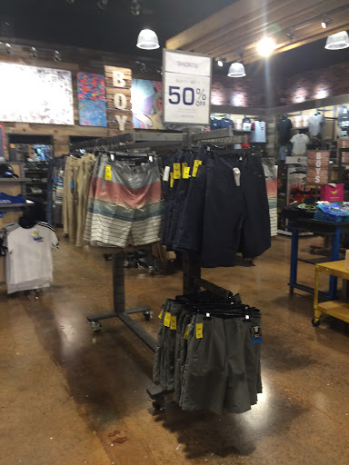 Clothing Store «Tillys», reviews and photos, 343 N Alafaya Trail, Orlando, FL 32828, USA