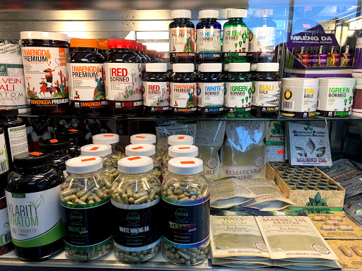 Tobacco Shop «Six Fifty Smoke Shop», reviews and photos, 2394 Junipero Serra Blvd, Daly City, CA 94015, USA