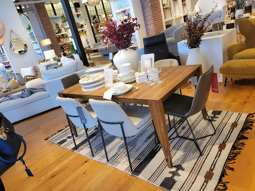 Furniture Store «west elm», reviews and photos, 401 Seabiscuit Trail #810, Hallandale Beach, FL 33009, USA