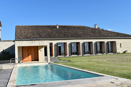 Gîte 4 étoiles - Domaine Angeville : Grand gîte rural de charme et caractère avec piscine individuelle privée, 5 chambres et 12 lits près de Castelsarrasin, Moissac et Montauban dans le Tarn-et-Garonne (Midi-Pyrénées en Occitanie) à Angeville