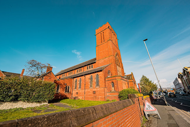 Reviews of Sacred Heart Roman Catholic Church in Warrington - Church