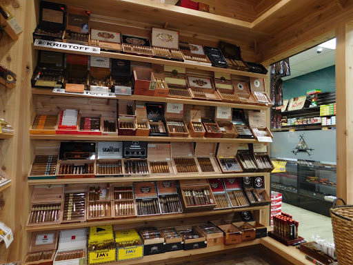 Tobacco Shop «Lambeau Tobacco», reviews and photos, 6430 Green Bay Rd #102, Kenosha, WI 53142, USA