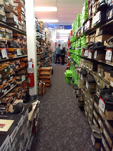 Shoe Store «Shoe Carnival», reviews and photos, 11772 W 95th St, Overland Park, KS 66214, USA