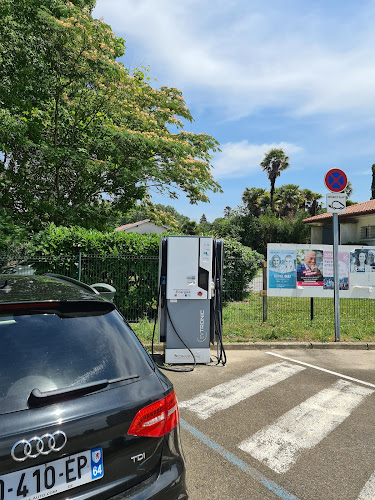 Borne de recharge de véhicules électriques Borne de recharge de l'église Saint-Geours-de-Maremne