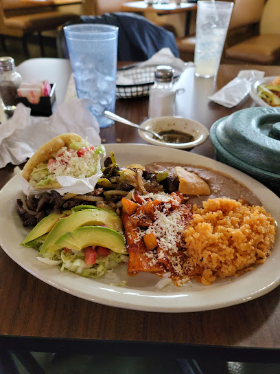 La Casita Nueva Restaurant - 2119 San Bernardo Ave, Laredo, TX 78040
