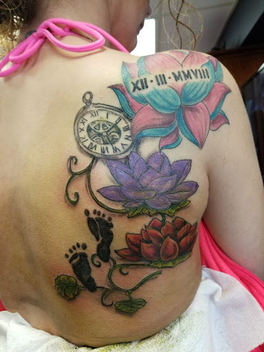 Tattoo Shop «To the Point Tattoo Studio», reviews and photos, 14049 S Cicero Ave, Crestwood, IL 60445, USA