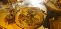 Pizza du Café Hoche Cannes - Restaurant, Brasserie, Salon de thé Rue Hoche - n°8