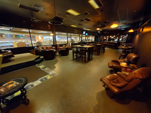 Tobacco Shop «Jenuwine Cigar Lounge», reviews and photos, 44791 Schoenherr Rd, Sterling Heights, MI 48313, USA