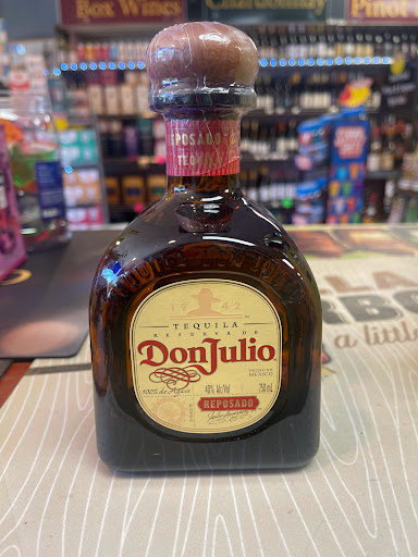 Liquor Store «Village Wine & Liquor Inc», reviews and photos, 161 N Wellwood Ave, Lindenhurst, NY 11757, USA