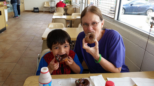 Donut Shop «Shipley Do-Nuts», reviews and photos, 1522 S 77 Sunshine Strip, Harlingen, TX 78550, USA