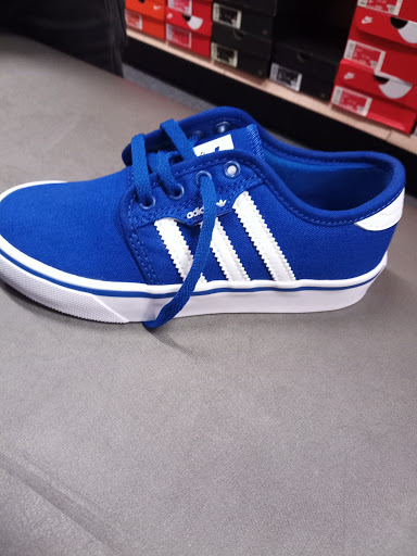 Shoe Store «WSS», reviews and photos, 1700 S Garey Ave, Pomona, CA 91766, USA