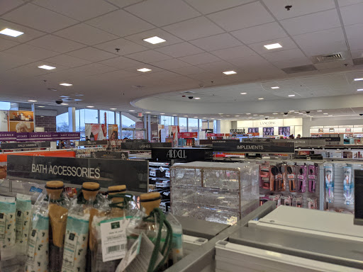 Hair Salon «Ulta Beauty», reviews and photos, 1560 S Randall Rd, Geneva, IL 60134, USA