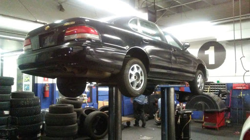 Auto Parts Store «Pep Boys Auto Parts & Service», reviews and photos, 6125 Hollywood Blvd, Hollywood, CA 90028, USA