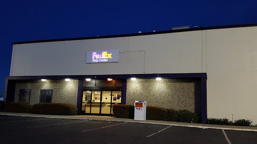 Shipping and Mailing Service «FedEx Ship Center», reviews and photos, 857 Gray Ave, Yuba City, CA 95991, USA