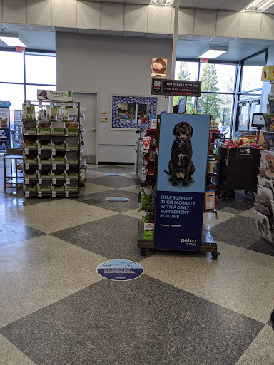Pet Supply Store «Petco Animal Supplies», reviews and photos, 2000 NE Burnside Rd, Gresham, OR 97030, USA