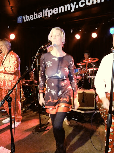 Bar & Grill «The Half Penny Public House», reviews and photos, 3743 Commercial St SE, Salem, OR 97302, USA