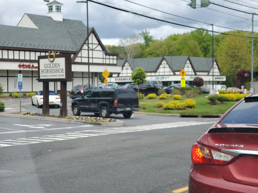 Shopping Mall «Golden Horseshoe Shopping Center», reviews and photos, 1088 Wilmot Rd, Scarsdale, NY 10583, USA